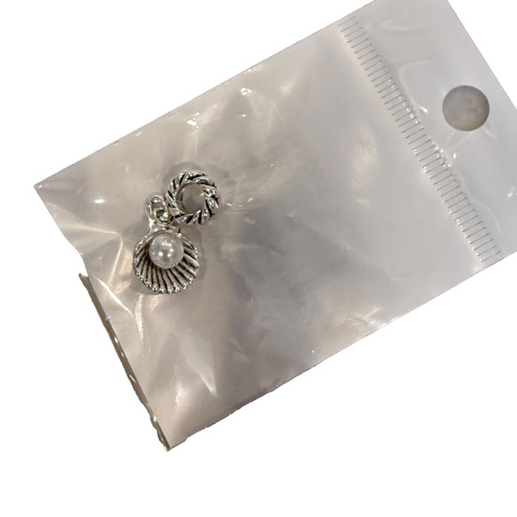 Celebrity Cruise Lines Collectible Charm Bracelet Flip Flop and Oyster Charms - Picture 12 of 15